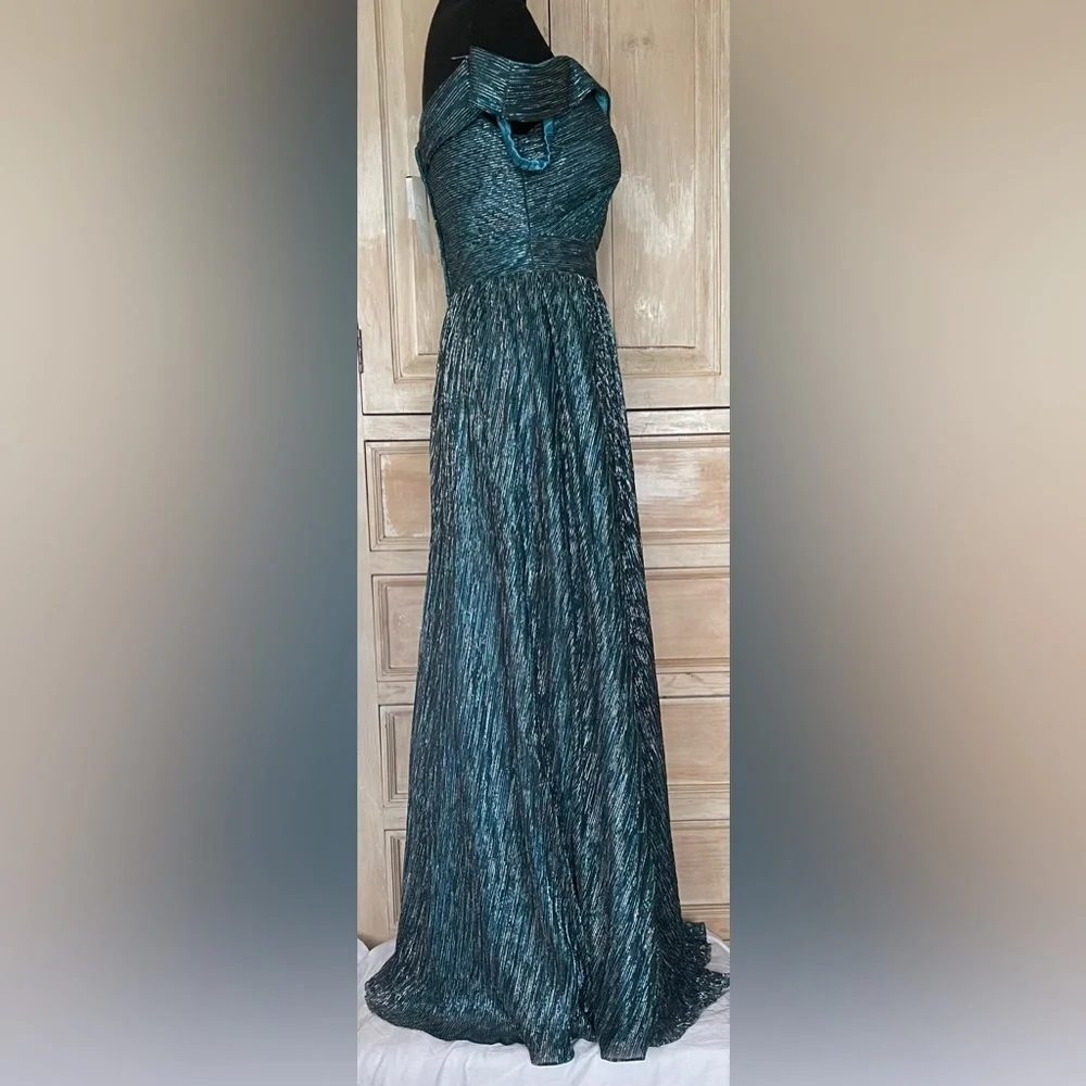 NWT Camille La Vie Teal Metallic Pleated Off-Shoulder Gown – Size 6 - Picture 3 of 6